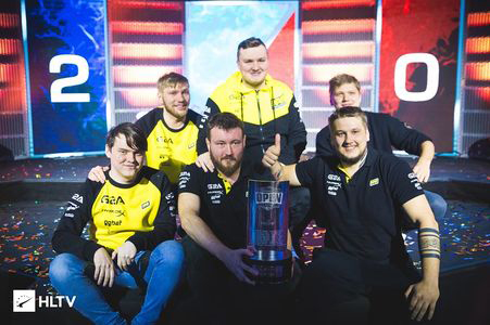 仿劳塔罗的 仿劳塔罗的